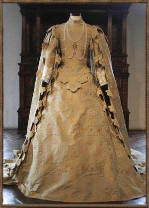 Suknia Maryny Mniszchówny wg portretu wawelskiego - 1606 r.